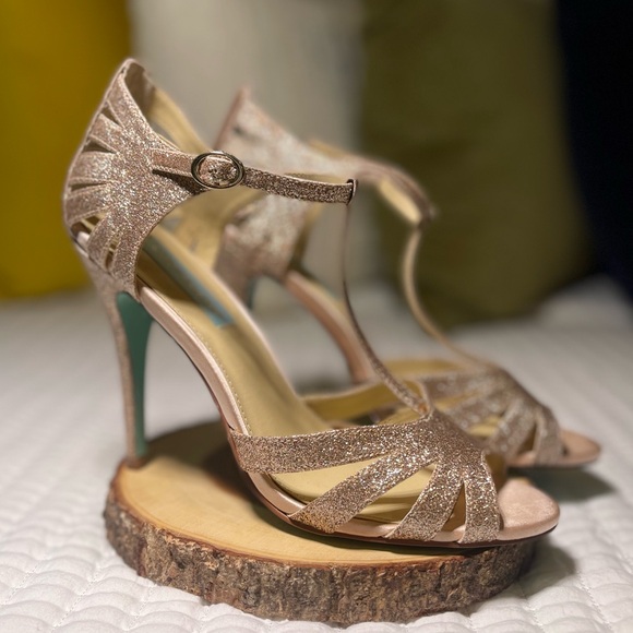 Blue by Betsey Johnson Tee Champagne Glitter Heels Size 9 - Picture 1 of 14